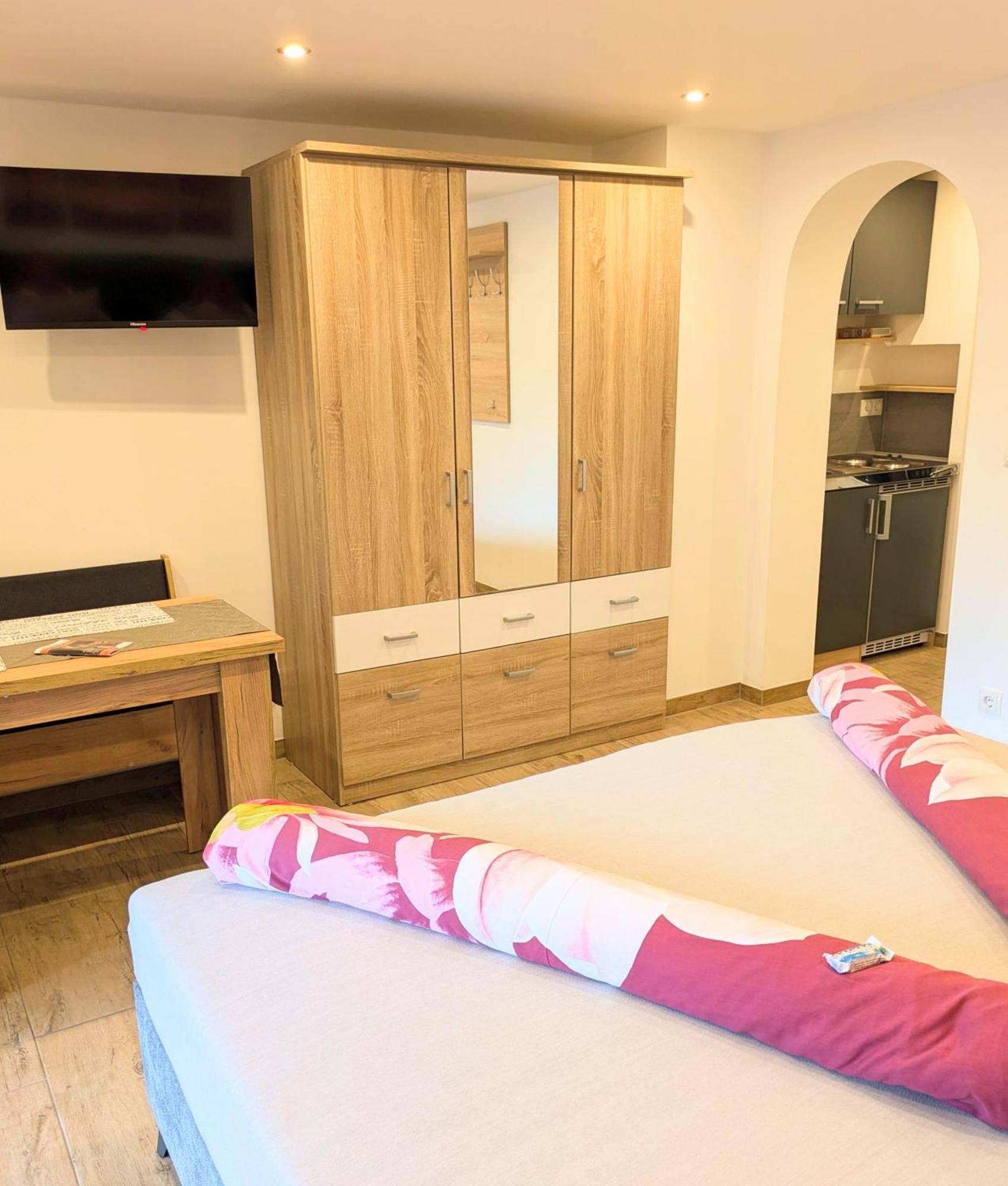 Haus Tobias Lägenhet Bad Füssing Rum bild